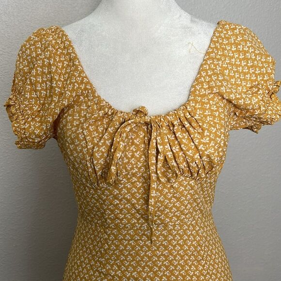 Skylar+Madison Yellow Floral Mini Dress Size Small - Picture 2 of 10